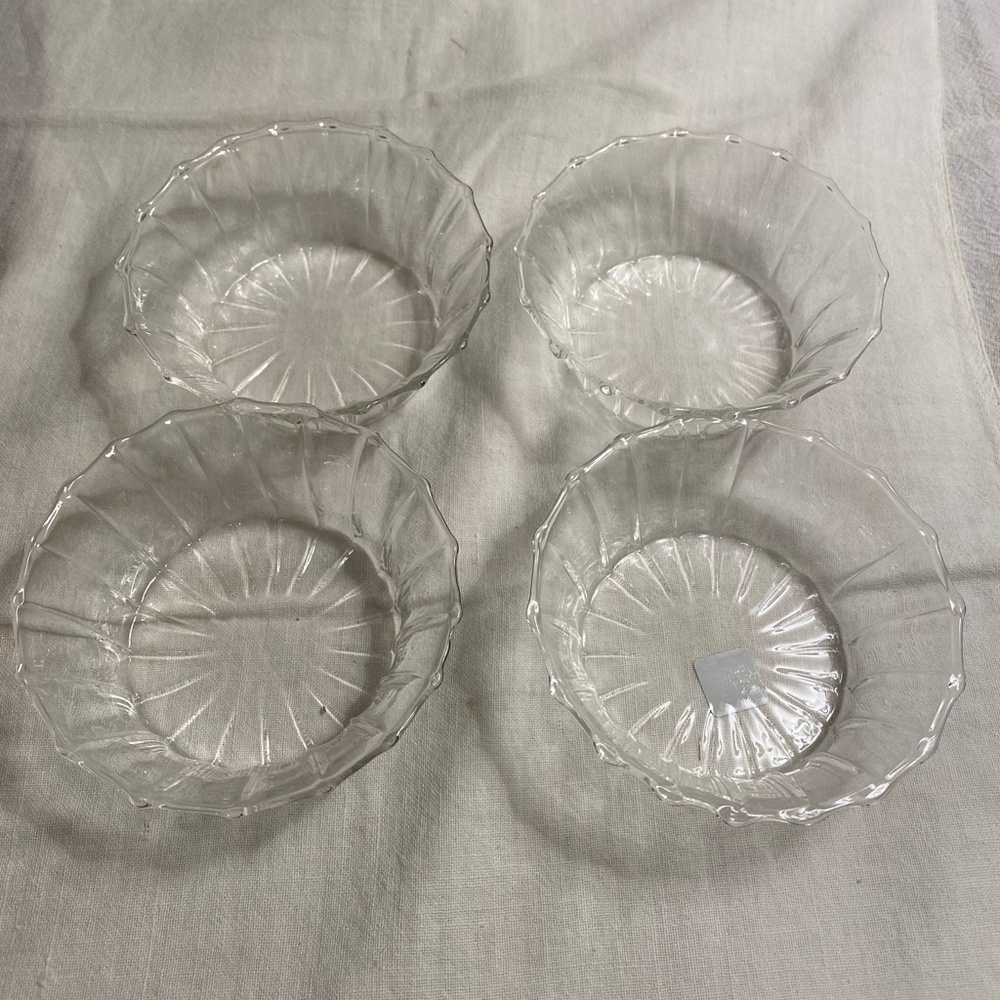 NIB Partylite Guest Display T-light Holder set 4